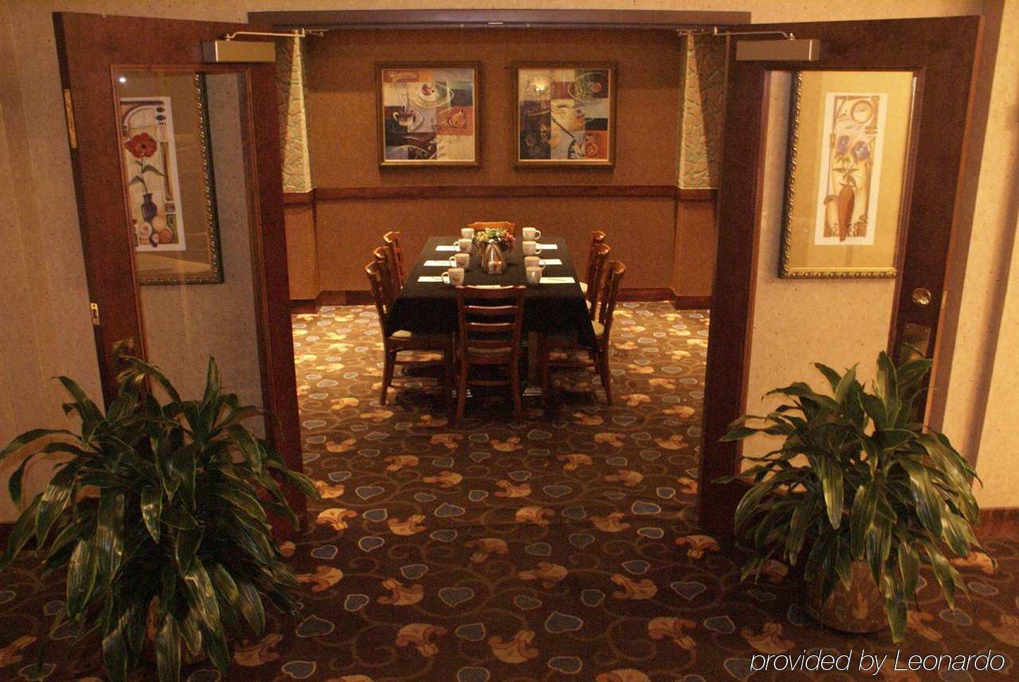 Отель Doubletree By Hilton Лафайетт Удобства фото
